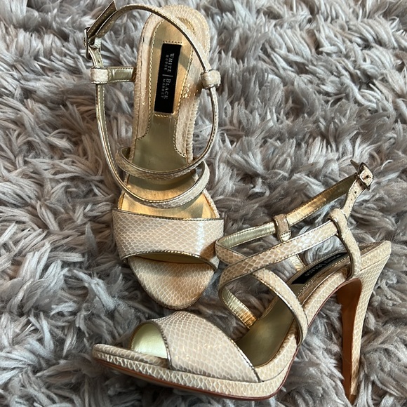 White House Black Market heels size 6.5 - Picture 2 of 4